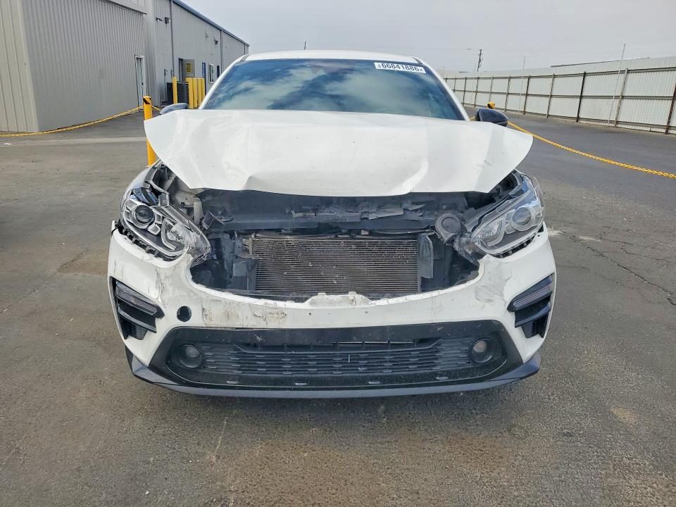 2021 Kia Forte მანქანა იყიდება აუქციონზე, vin: 3KPF34ADXME373649, აუქციონის ნომერი: 66841886
