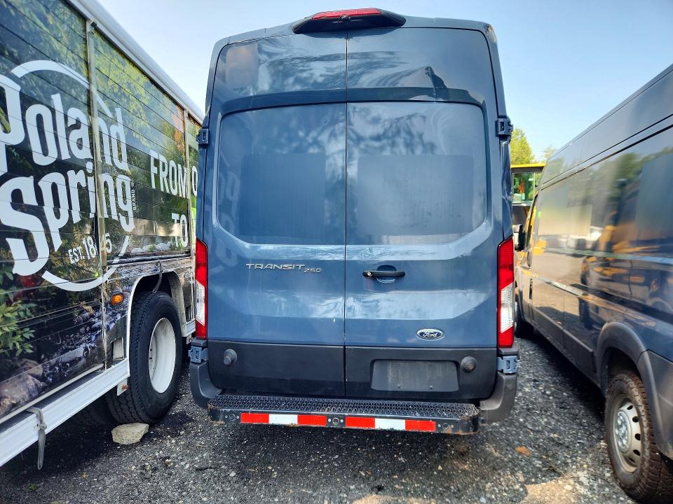2020 Ford Transit მანქანა იყიდება აუქციონზე, vin: 1FTBR3X84LKB28259, აუქციონის ნომერი: 61036956
