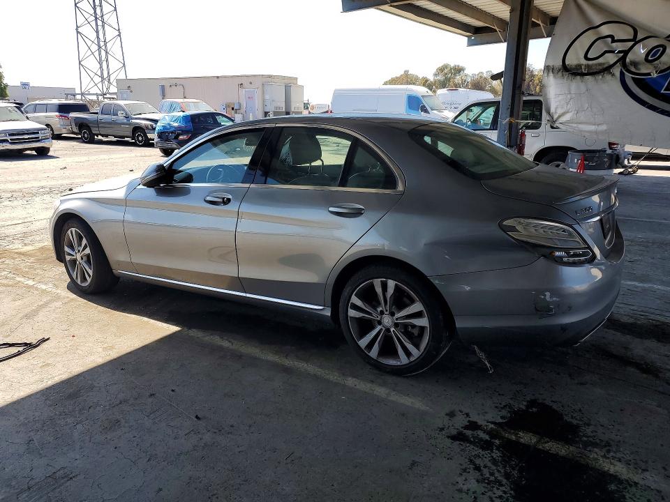 64463656 :رقم المزاد ، 55SWF4KB0GU136766 vin ، 2016 Mercedes-benz C مزاد بيع