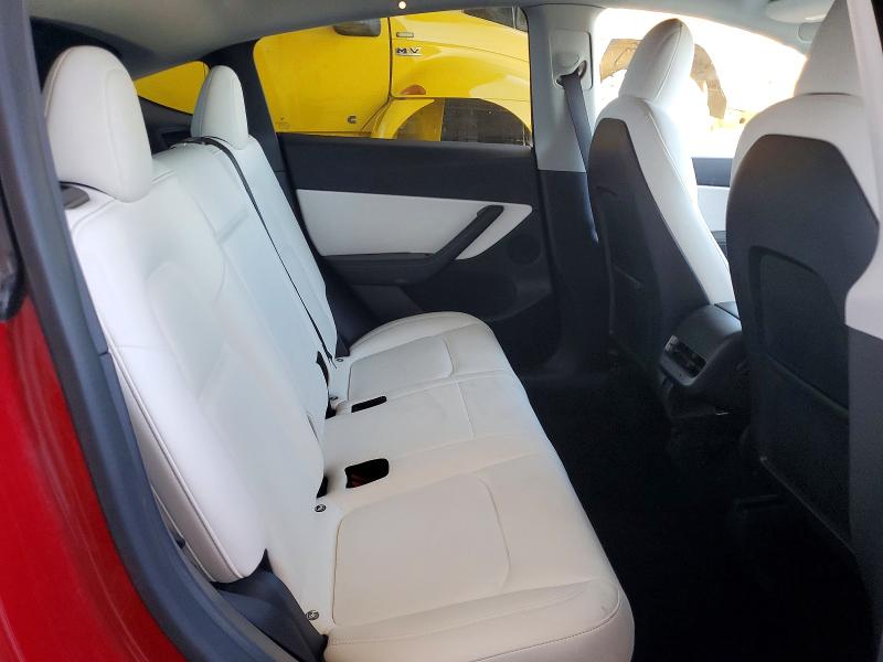 63668486 :رقم المزاد ، 5YJYGDEE5MF298000 vin ، 2021 Tesla Model Y مزاد بيع