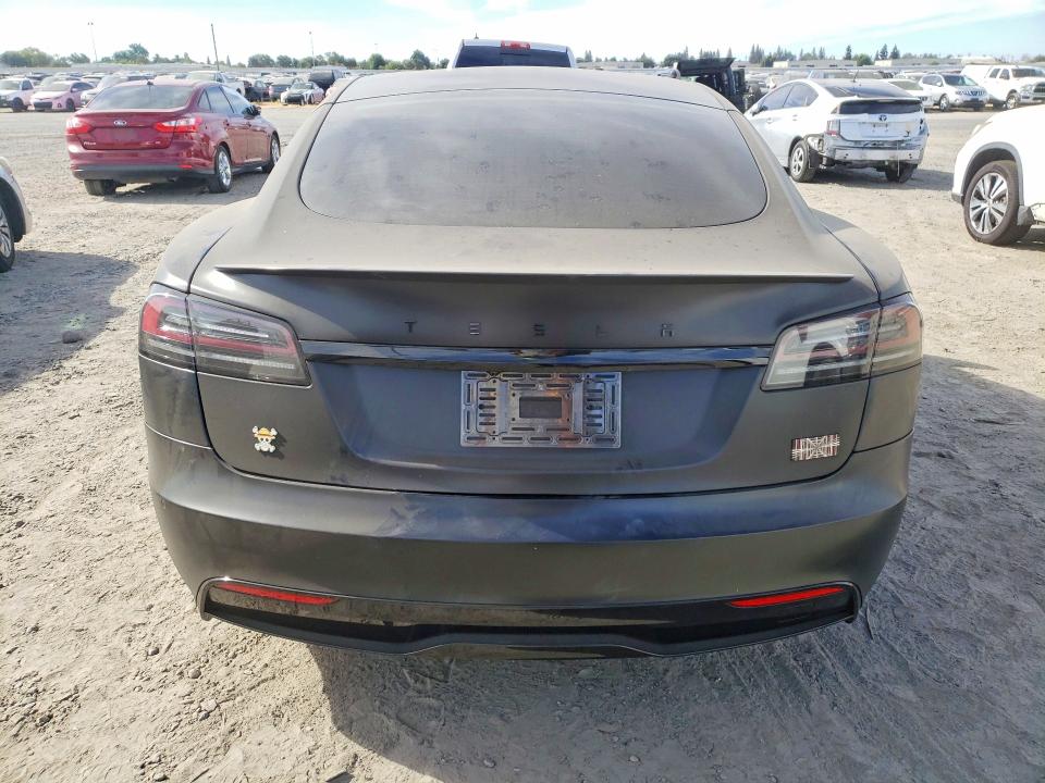 61454866 :رقم المزاد ، 5YJSA1E61NF486531 vin ، 2022 Tesla Model S مزاد بيع