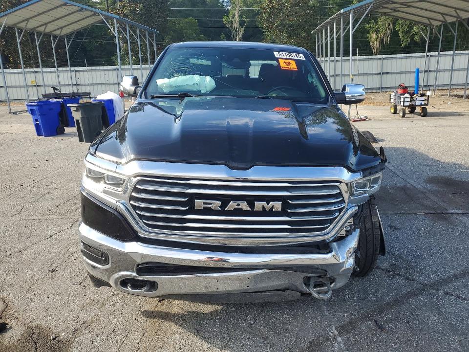 64368786 :رقم المزاد ، 1C6SRFKM5NN341008 vin ، 2022 Ram 1500 مزاد بيع
