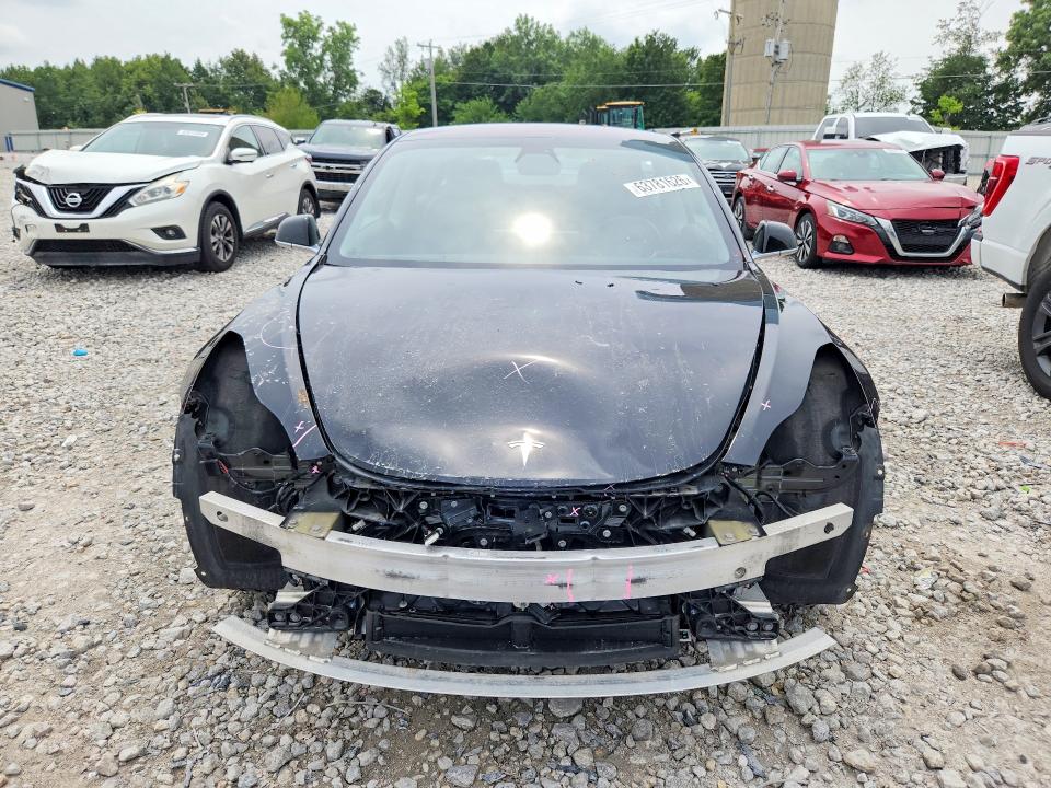 63781626 :رقم المزاد ، 5YJ3E1EA0JF039132 vin ، 2018 Tesla Model 3 مزاد بيع