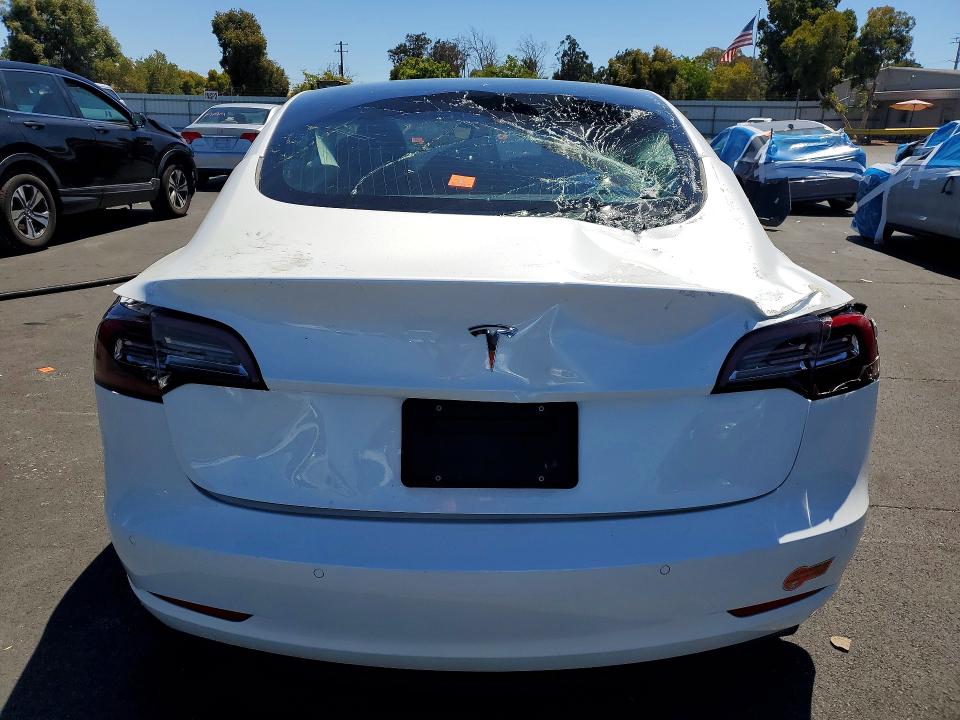 2020 Tesla Model 3 მანქანა იყიდება აუქციონზე, vin: 5YJ3E1EA9LF613939, აუქციონის ნომერი: 64133516