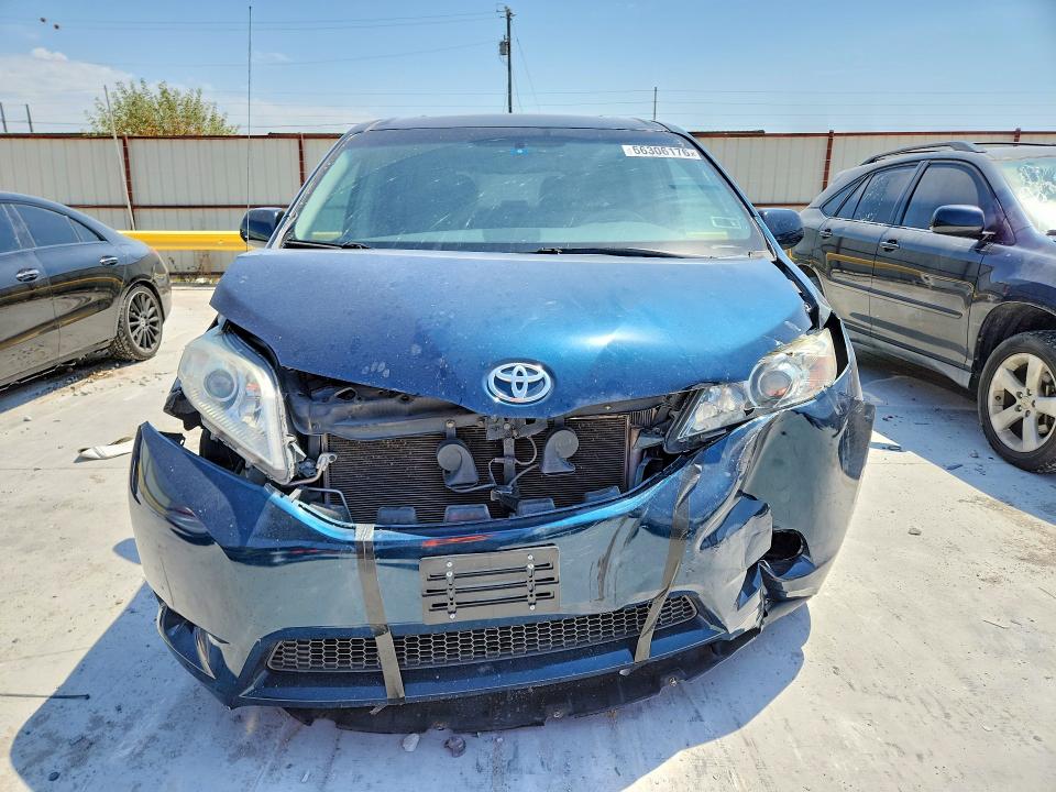 66306176 :رقم المزاد ، 5TDYK3DC0BS154162 vin ، 2011 Toyota Sienna مزاد بيع