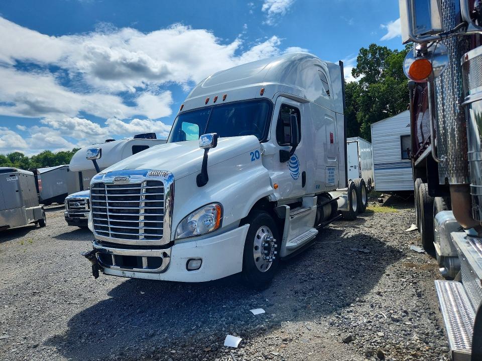 Продажа на аукционе авто 2018 Freightliner Cascadia 125, vin: 3ALXGF00XJDJS7591, номер лота: 63358116