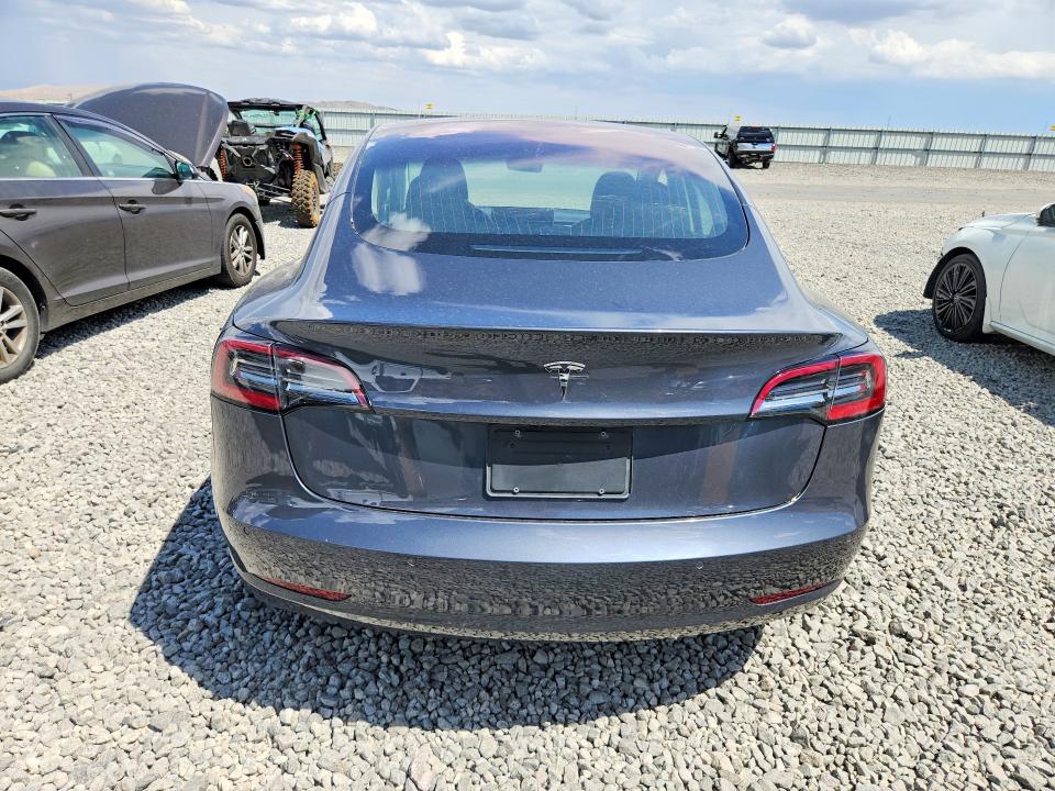 64952256 :رقم المزاد ، 5YJ3E1EA1JF158212 vin ، 2018 Tesla Model 3 مزاد بيع
