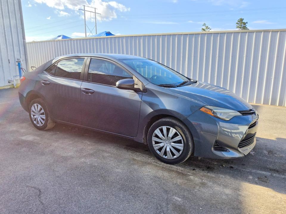 66087536 :رقم المزاد ، 5YFBURHEXHP735460 vin ، 2017 Toyota Corolla مزاد بيع