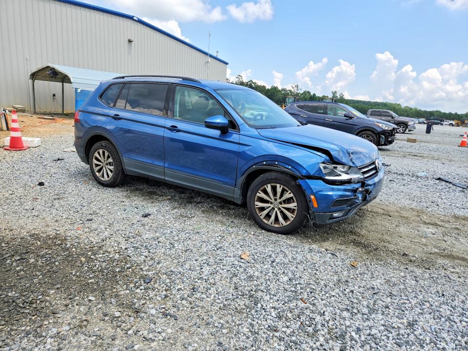 63697456 :رقم المزاد ، 3VV1B7AX0JM028822 vin ، 2018 Volkswagen Tiguan مزاد بيع