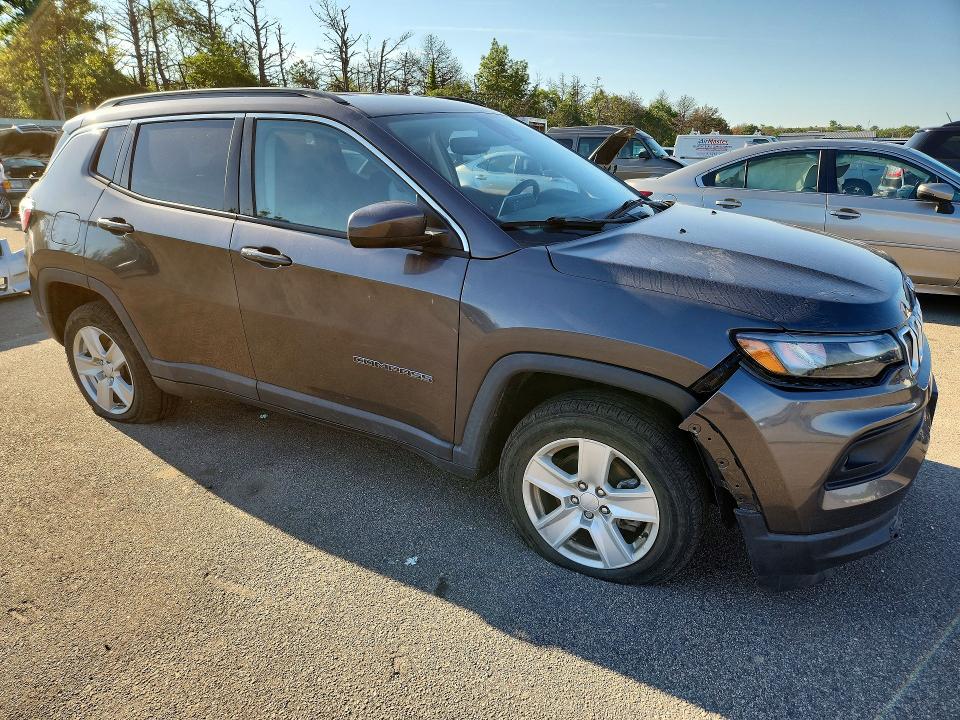 65570916 :رقم المزاد ، 3C4NJDBB7NT107033 vin ، 2022 Jeep Compass مزاد بيع