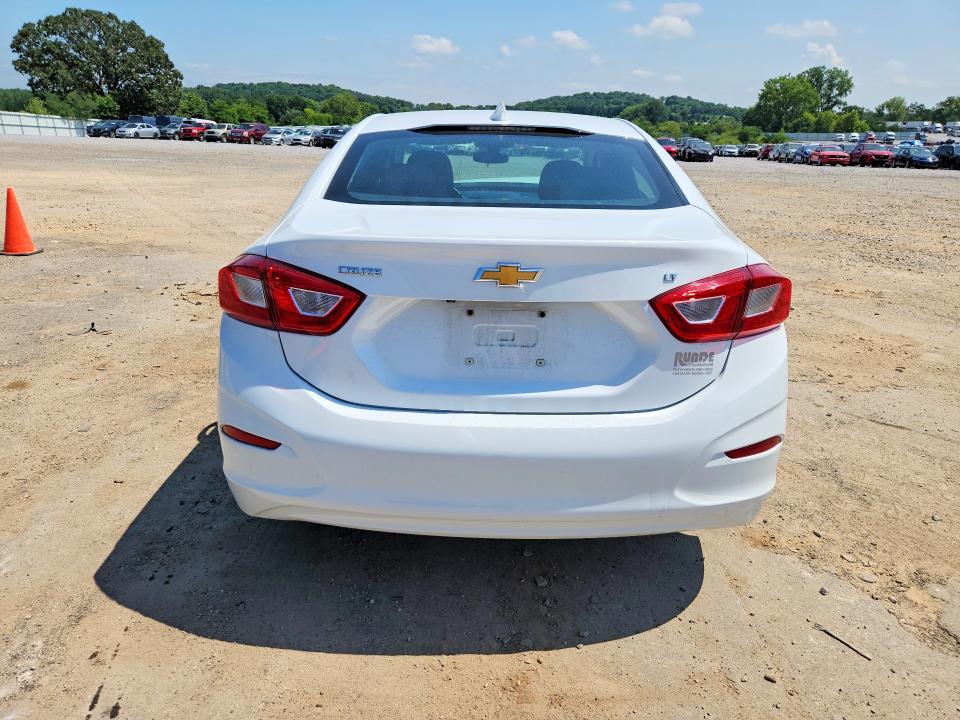 Продаж на аукціоні авто 2018 Chevrolet Cruze, vin: 1G1BE5SM4J7181662, номер лоту: 64101916
