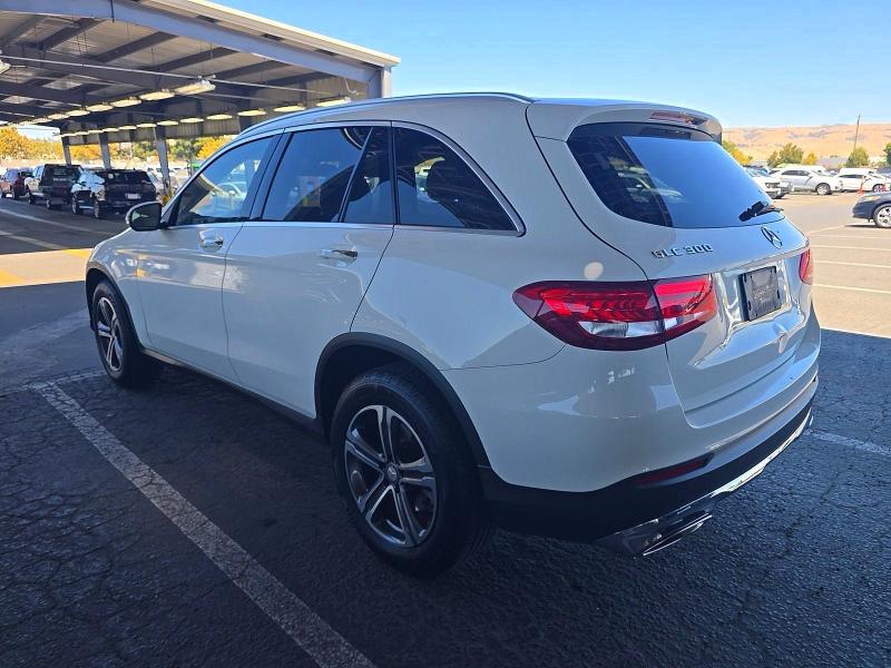 67045836 :رقم المزاد ، WDC0G4JB7GF050155 vin ، 2016 Mercedes-benz Glc مزاد بيع