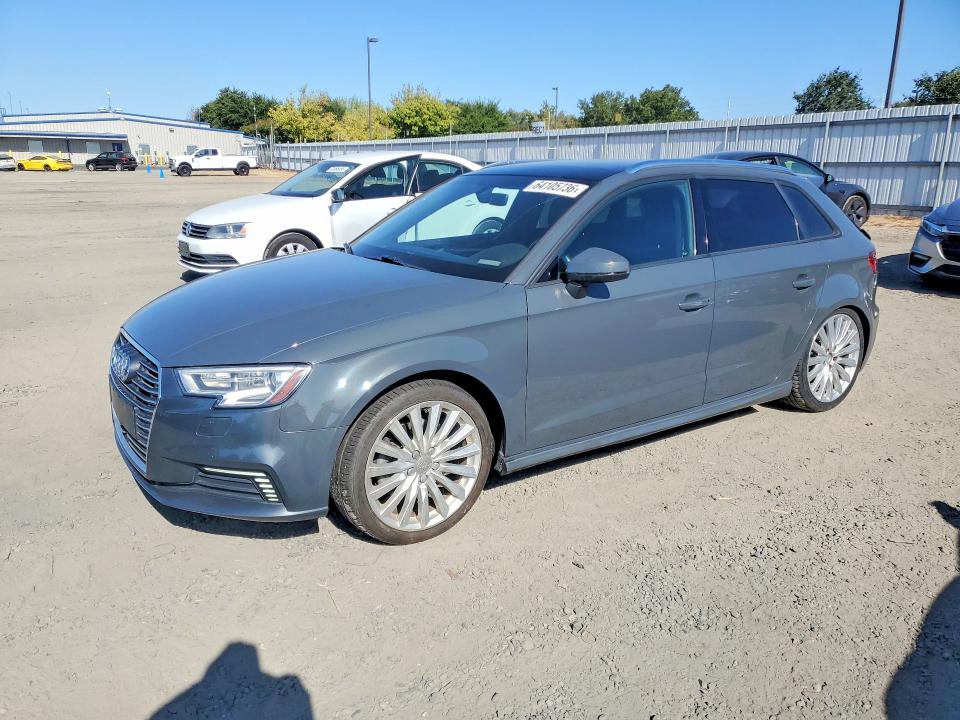 64105736 :رقم المزاد ، WAUUPBFF5HA116608 vin ، 2017 Audi A3 مزاد بيع