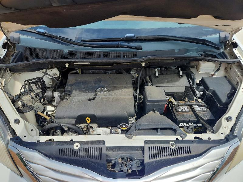 63601566 :رقم المزاد ، 5TDDK3DC6BS026782 vin ، 2011 Toyota Sienna مزاد بيع