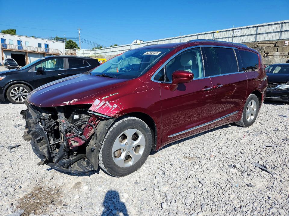 Auction sale of the 2017 Chrysler Pacifica, vin: 2C4RC1EG0HR752857, lot number: 63699406