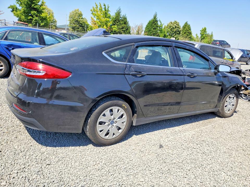 63437096 :رقم المزاد ، 3FA6P0G75LR127684 vin ، 2020 Ford Fusion مزاد بيع