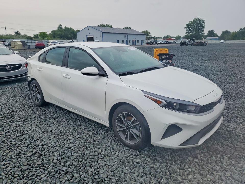 64577636 :رقم المزاد ، 3KPF24ADXRE739989 vin ، 2024 Kia Forte مزاد بيع