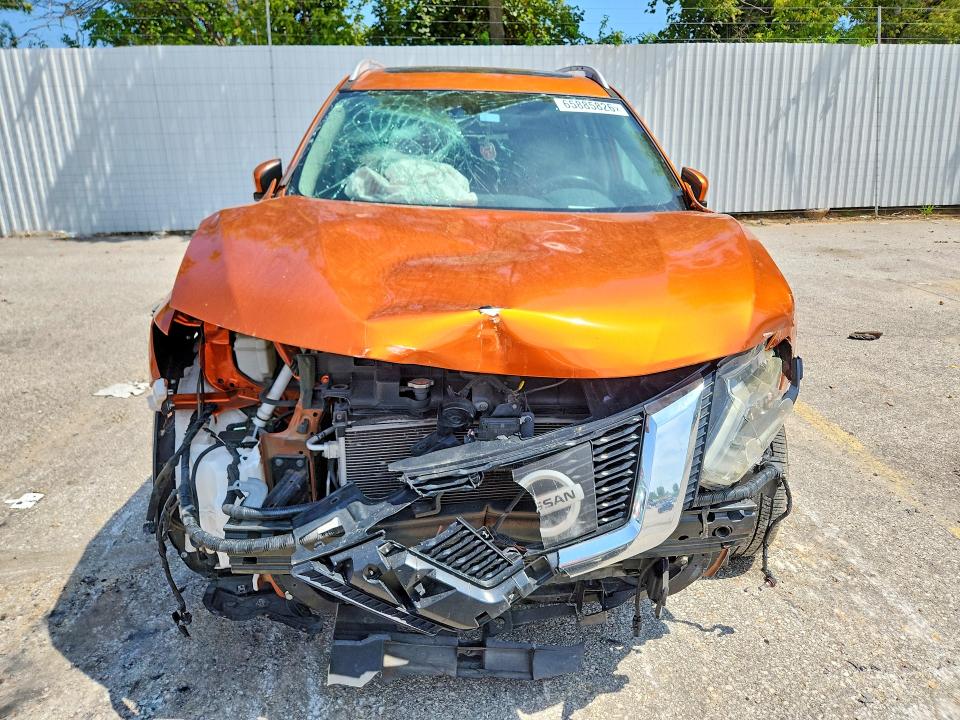 65885826 :رقم المزاد ، 5N1AT2MT2HC764112 vin ، 2017 Nissan Rogue مزاد بيع