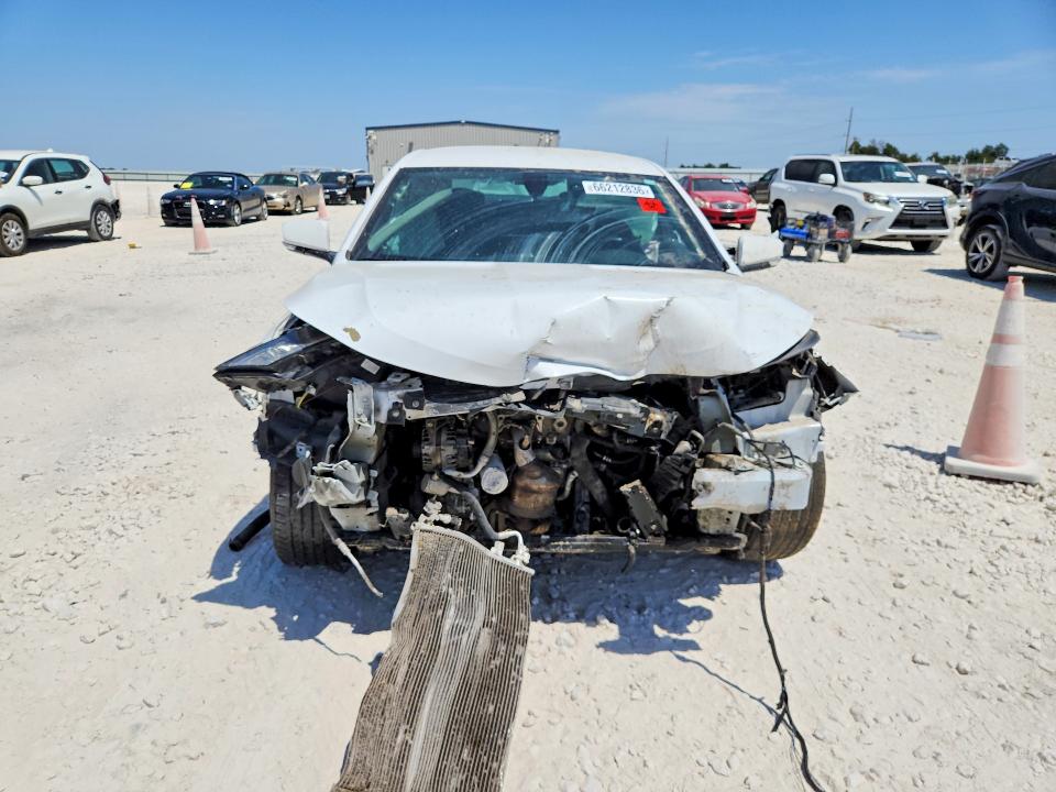 66212836 :رقم المزاد ، 1G1105S33JU147571 vin ، 2018 Chevrolet Impala مزاد بيع