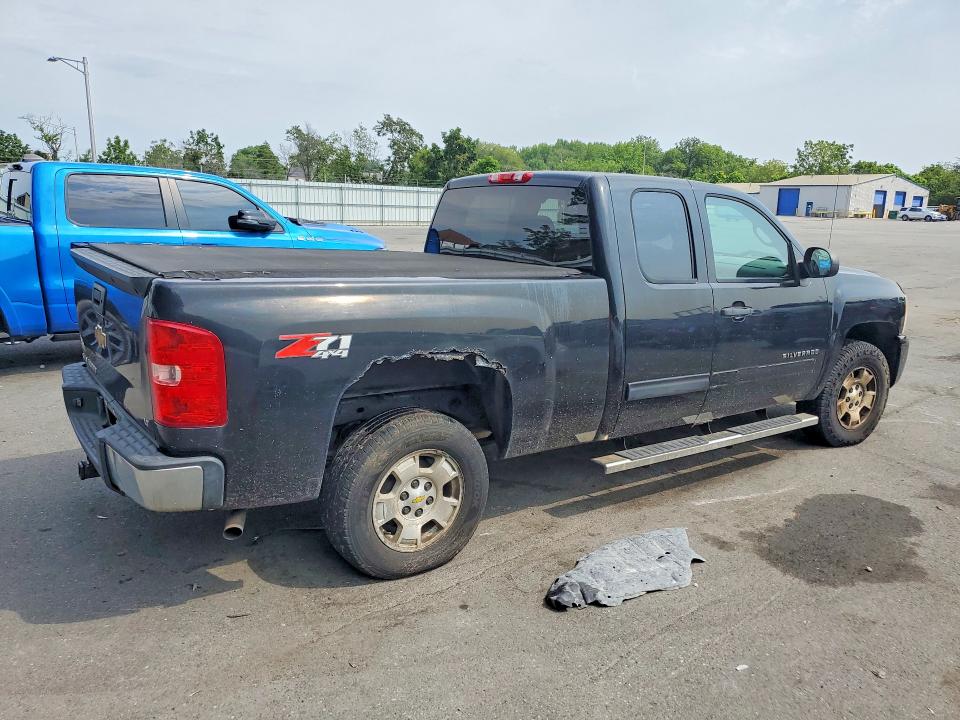 Продажа на аукционе авто 2011 Chevrolet Silverado, vin: 1GCRKSE32BZ166065, номер лота: 64698276