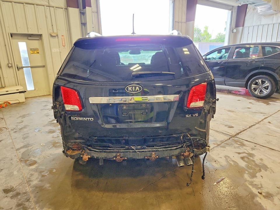 63571436 :رقم المزاد ، 5XYKW4A2XBG092942 vin ، 2011 Kia Sorento مزاد بيع