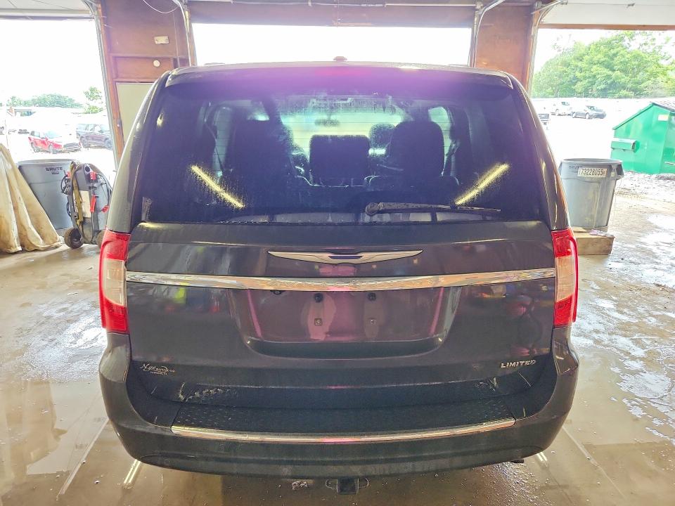 63658286 :رقم المزاد ، 2A4RR6DG0BR783637 vin ، 2011 Chrysler Town & Country مزاد بيع