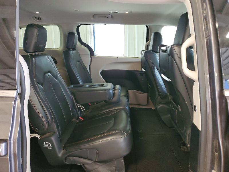 63586626 :رقم المزاد ، 2C4RC1EG5HR623657 vin ، 2017 Chrysler Pacifica مزاد بيع