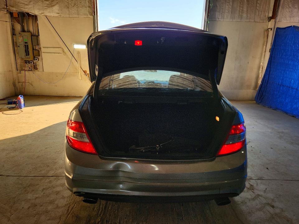 2011 Mercedes-benz C მანქანა იყიდება აუქციონზე, vin: WDDGF5GB7BR136079, აუქციონის ნომერი: 66727476
