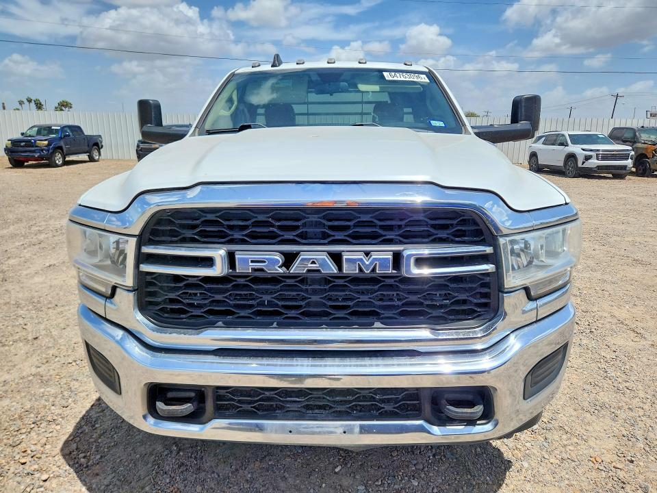 64763096 :رقم المزاد ، 3C7WRSAJXKG601467 vin ، 2019 Ram 3500 مزاد بيع