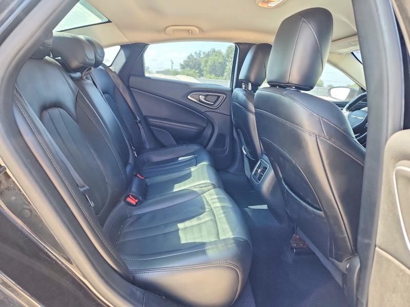 64231336 :رقم المزاد ، 1C3CCCCB0FN508570 vin ، 2015 Chrysler 200 مزاد بيع