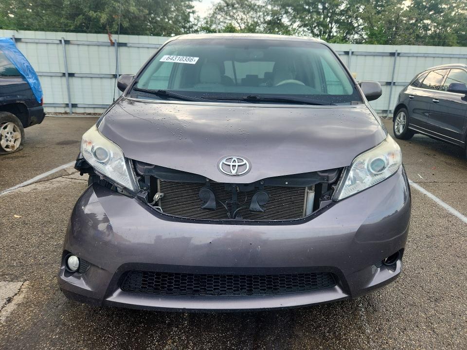Продажа на аукционе авто 2013 Toyota Sienna, vin: 5TDYK3DC2DS321592, номер лота: 64310386