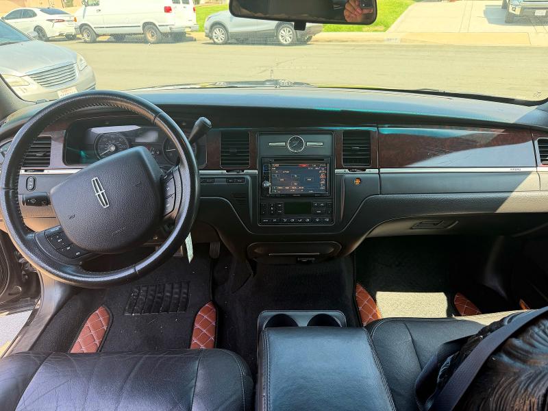 65960506 :رقم المزاد ، 2L1FM88W09X605721 vin ، 2009 Lincoln Town Car مزاد بيع