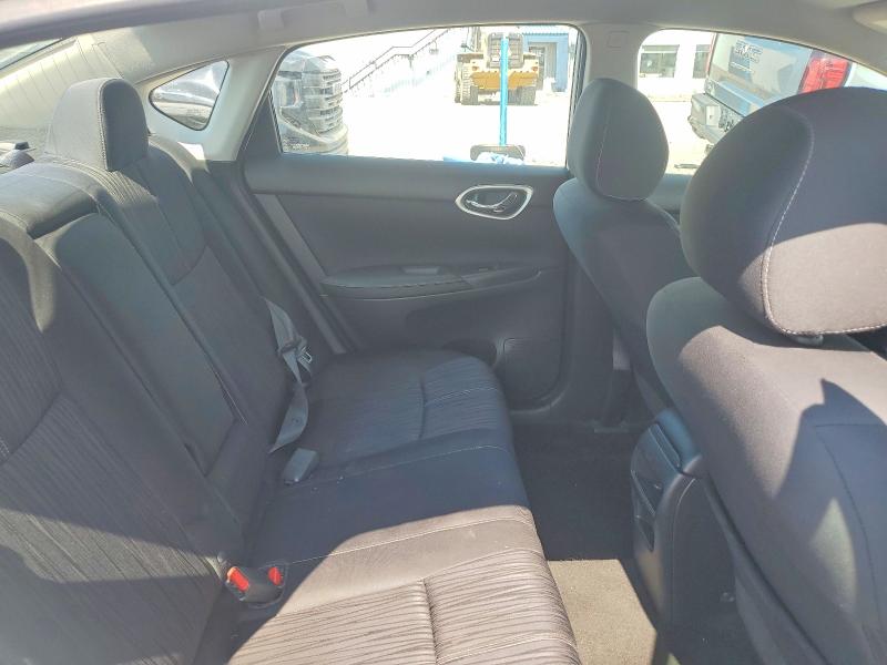 63999576 :رقم المزاد ، 3N1AB7AP5JY312294 vin ، 2018 Nissan Sentra مزاد بيع