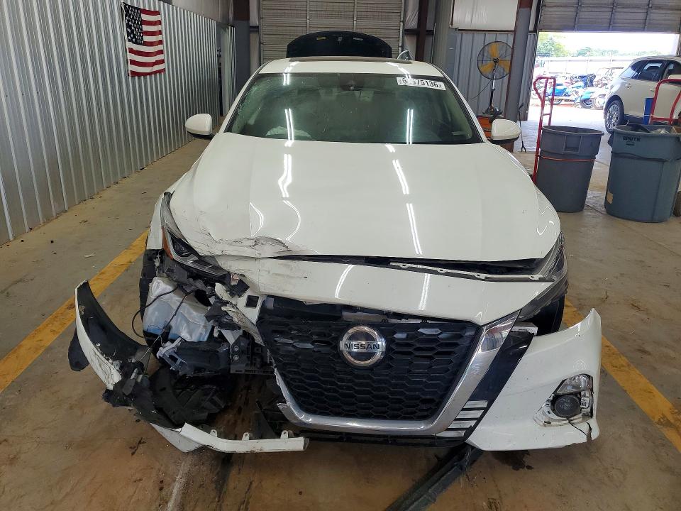 Продаж на аукціоні авто 2019 Nissan Altima, vin: 1N4BL4DV2KC116952, номер лоту: 64575136