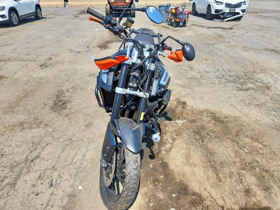 64664056 :رقم المزاد ، SMTE64DF6MTAF5017 vin ، 2021 Triumph Motorcycle Tiger مزاد بيع