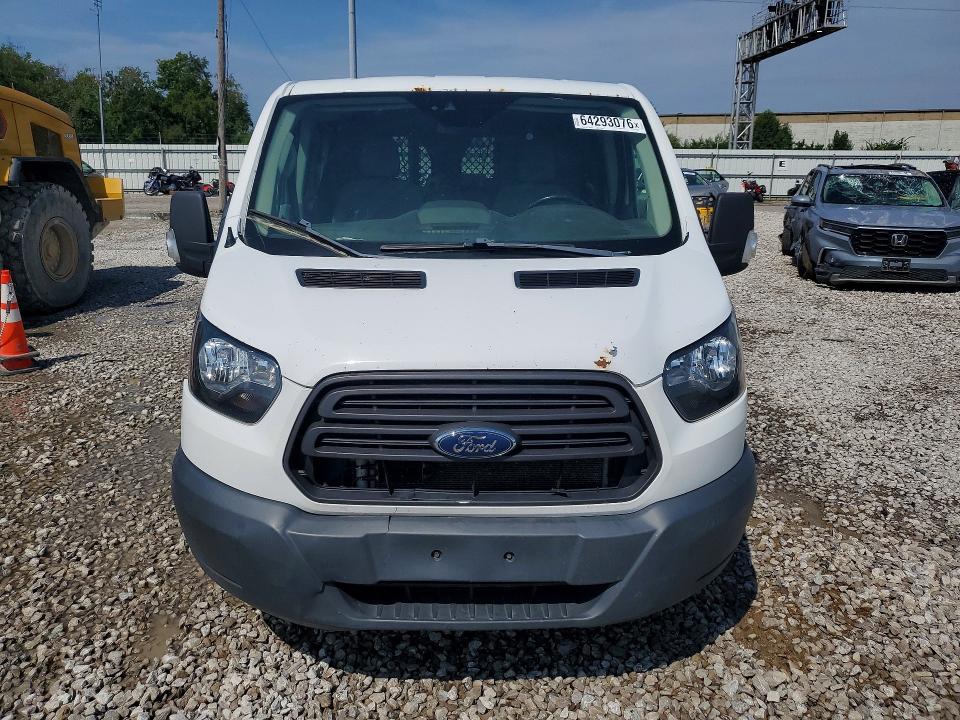 64293076 :رقم المزاد ، 1FTYR1YG3HKA63092 vin ، 2017 Ford Transit مزاد بيع