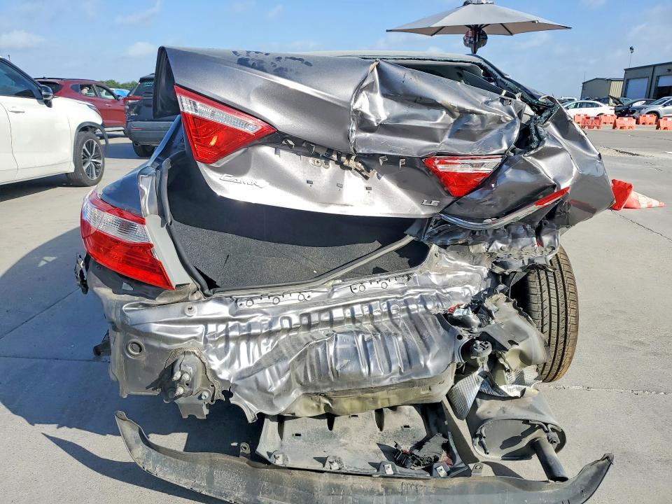 64763926 :رقم المزاد ، 4T1BF1FK2GU212824 vin ، 2016 Toyota Camry مزاد بيع