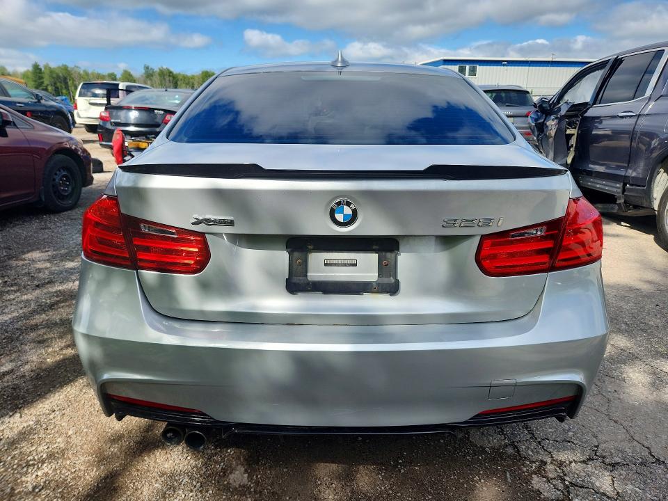 66240916 :رقم المزاد ، WBA3B3G5XFNT19621 vin ، 2015 Bmw 328 مزاد بيع