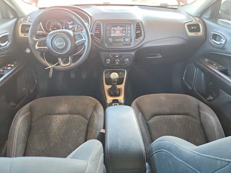 63700306 :رقم المزاد ، 3C4NJCAB2JT368950 vin ، 2018 Jeep Compass مزاد بيع