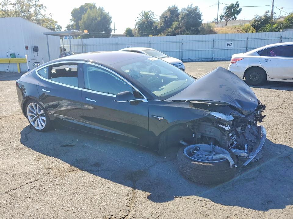 Продаж на аукціоні авто 2018 Tesla Model 3, vin: 5YJ3E1EA2JF075856, номер лоту: 64821436