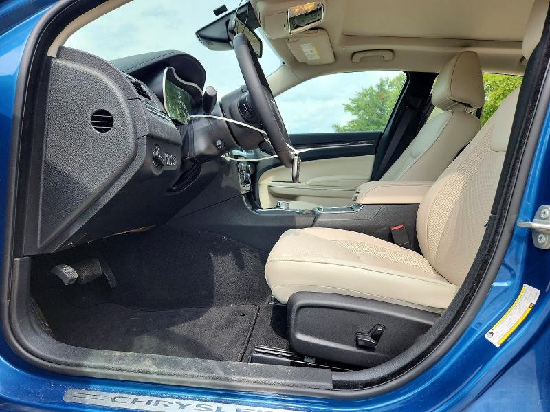Продаж на аукціоні авто 2023 Chrysler 300, vin: 2C3CCASG3PH609954, номер лоту: 66806116