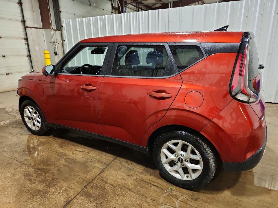 64139956 :رقم المزاد ، KNDJ23AU9P7869182 vin ، 2023 Kia Soul مزاد بيع