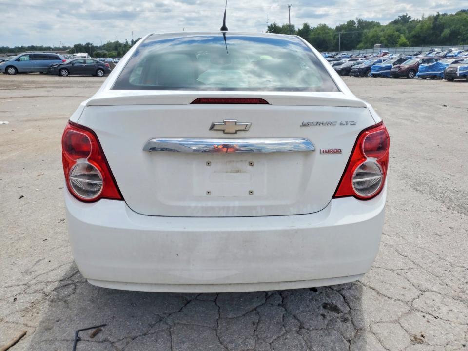 62864606 :رقم المزاد ، 1G1JE5SB6D4186345 vin ، 2013 Chevrolet Sonic مزاد بيع