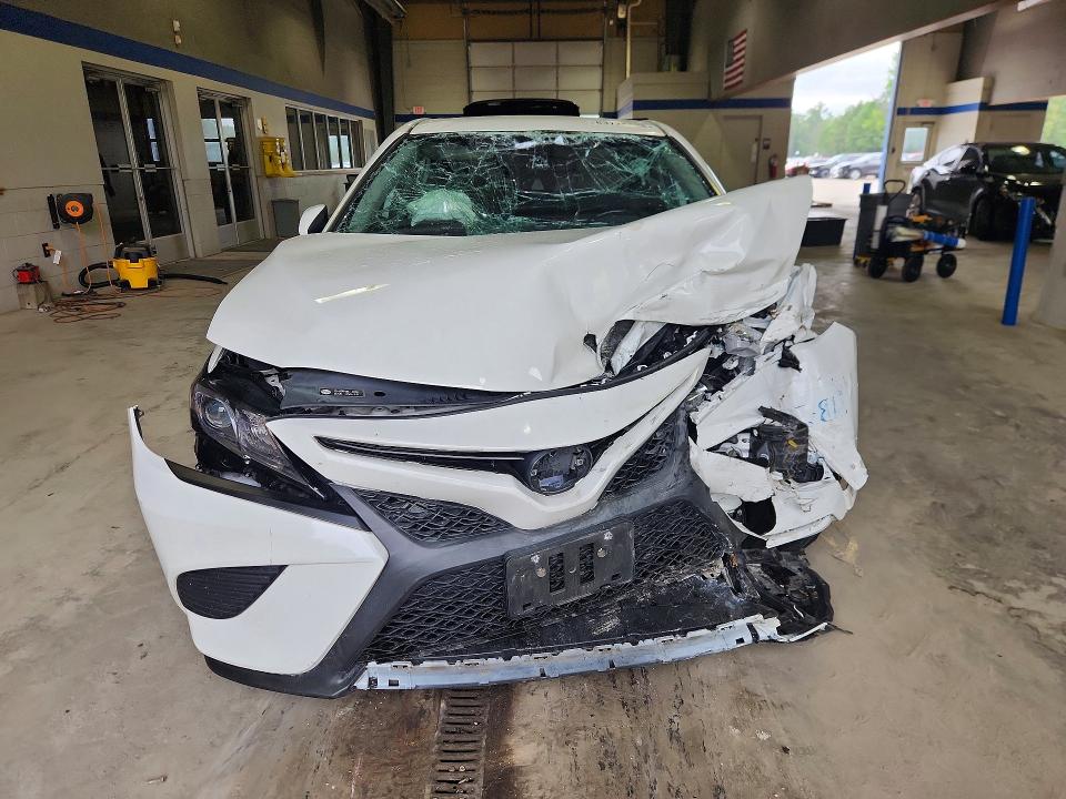 2020 Toyota Camry მანქანა იყიდება აუქციონზე, vin: 4T1G11AK5LU893521, აუქციონის ნომერი: 63774426
