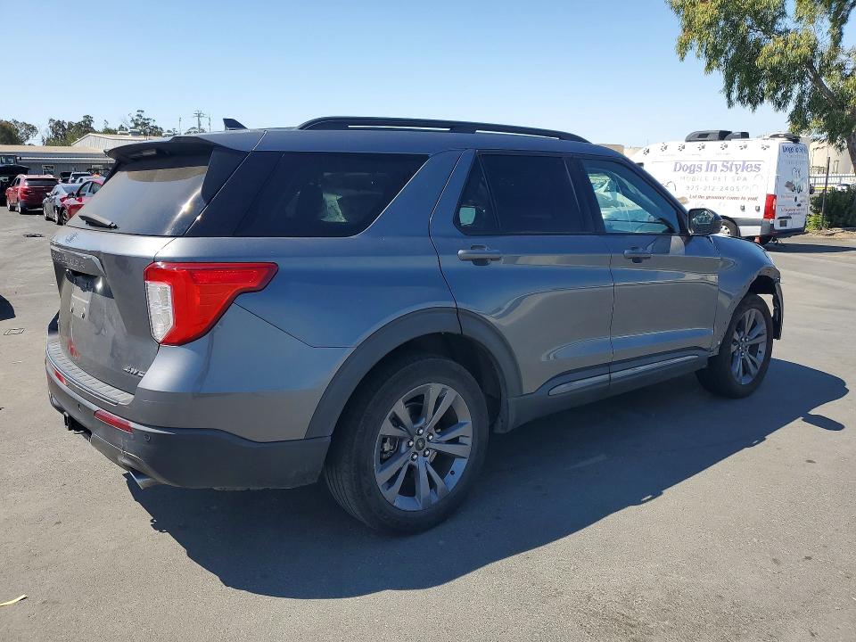 63733756 :رقم المزاد ، 1FMSK8DHXNGB02837 vin ، 2022 Ford Explorer مزاد بيع