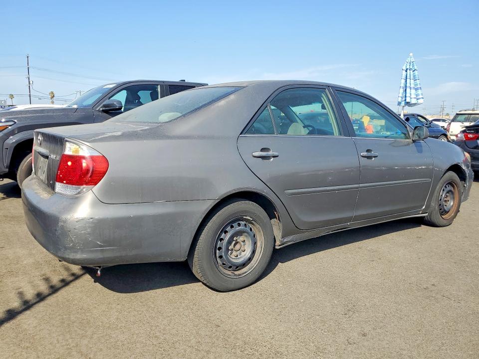 64486066 :رقم المزاد ، 4T1BE32K85U622545 vin ، 2005 Toyota Camry مزاد بيع