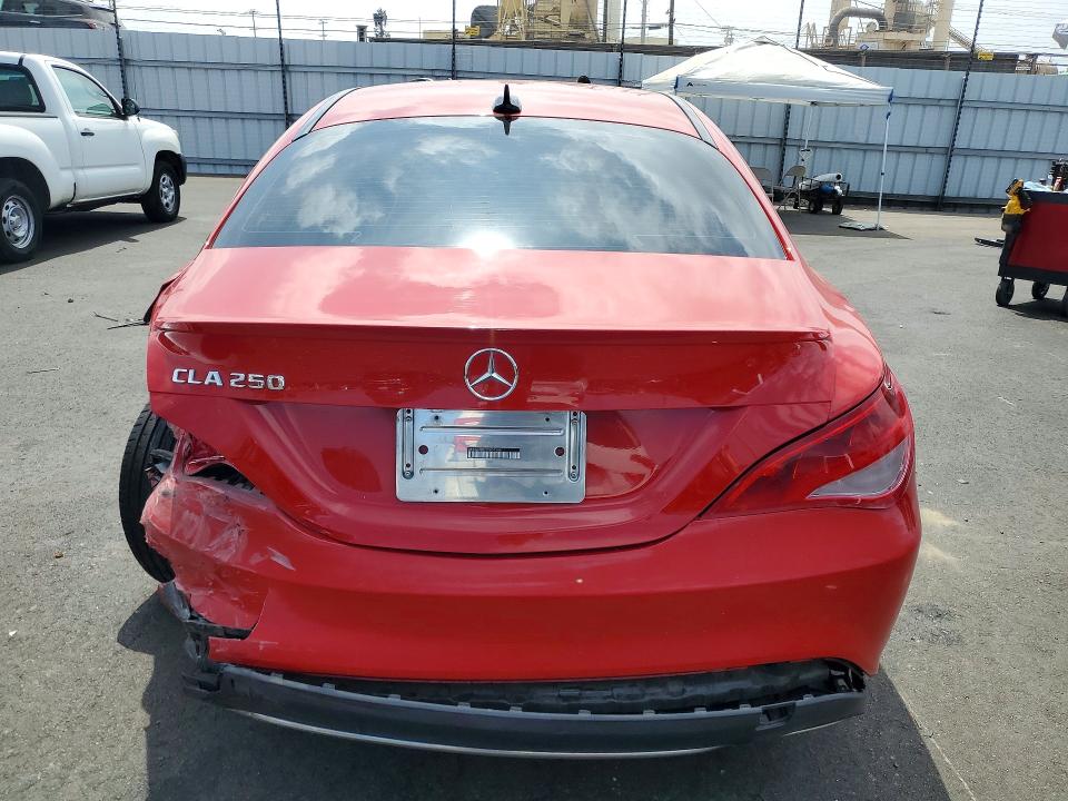 64951666 :رقم المزاد ، WDDSJ4EB5JN604385 vin ، 2018 Mercedes-benz Cla مزاد بيع