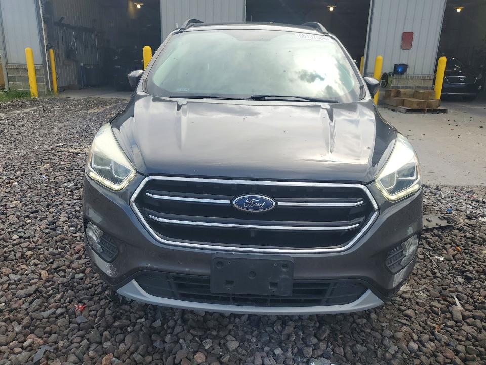 Продаж на аукціоні авто 2017 Ford Escape, vin: 1FMCU9GD5HUD32806, номер лоту: 65137586