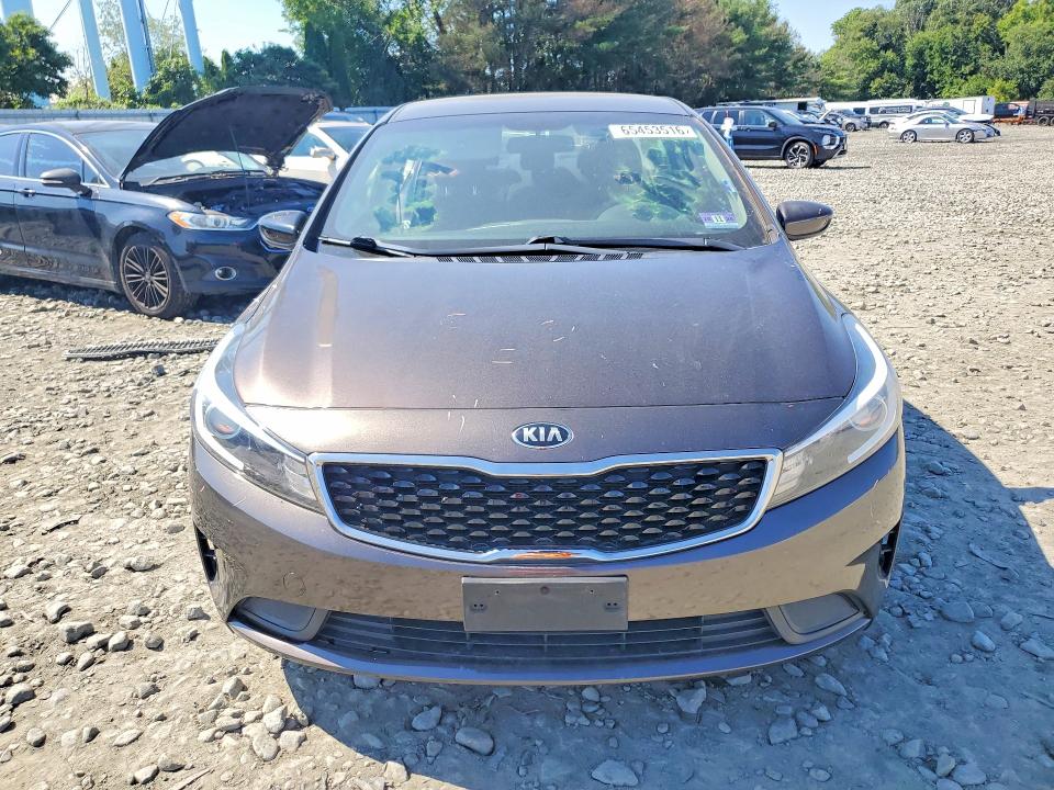 65453516 :رقم المزاد ، 3KPFK4A7XHE081700 vin ، 2017 Kia Forte مزاد بيع