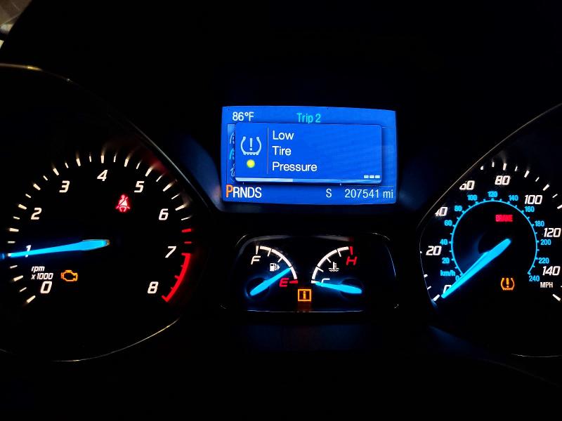 64264476 :رقم المزاد ، 1FMCU0GX0EUA10110 vin ، 2014 Ford Escape مزاد بيع